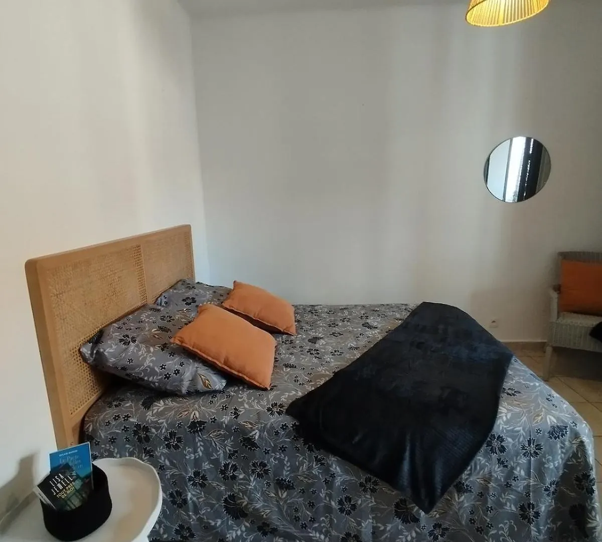 2 Chbres Ideal Pour Vacances Ou Travail, Proche Centre Et Port, Plage A 2Km, Wifi ラ・セーヌ・シュル・メール アパート